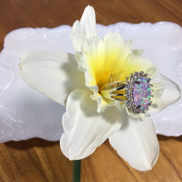 Beautiful Opal and Cubic Zirconia Silver Fashion Ring - Size 9 - Picture 6 of 7